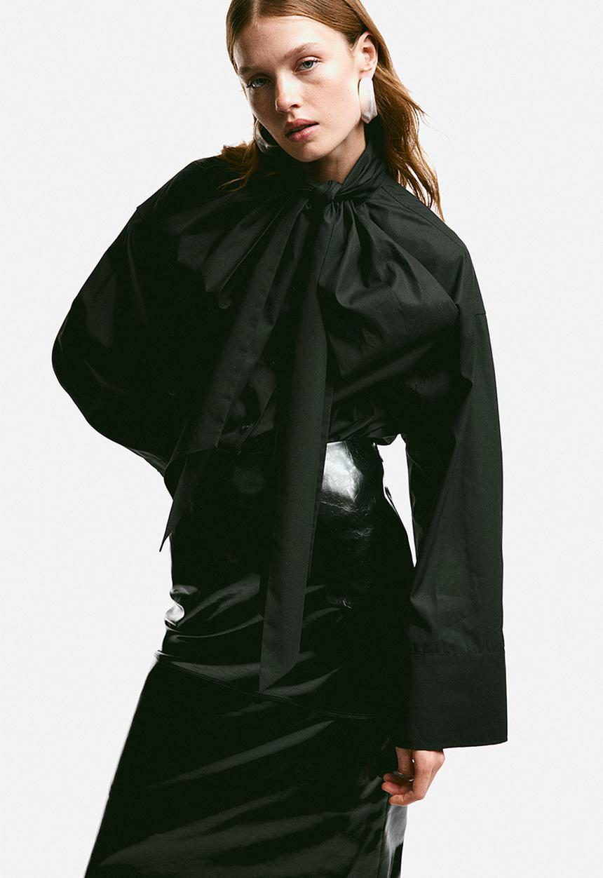 H&M - Oversized tie-neck shirt - black
