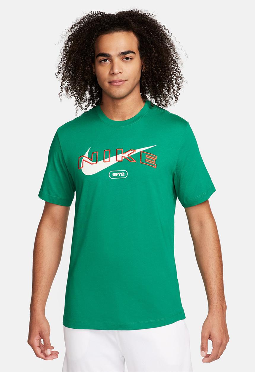 Nike - NSW  Club seasonal Hbr tee - malachite green
