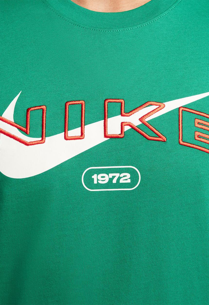Nike - NSW  Club seasonal Hbr tee - malachite green