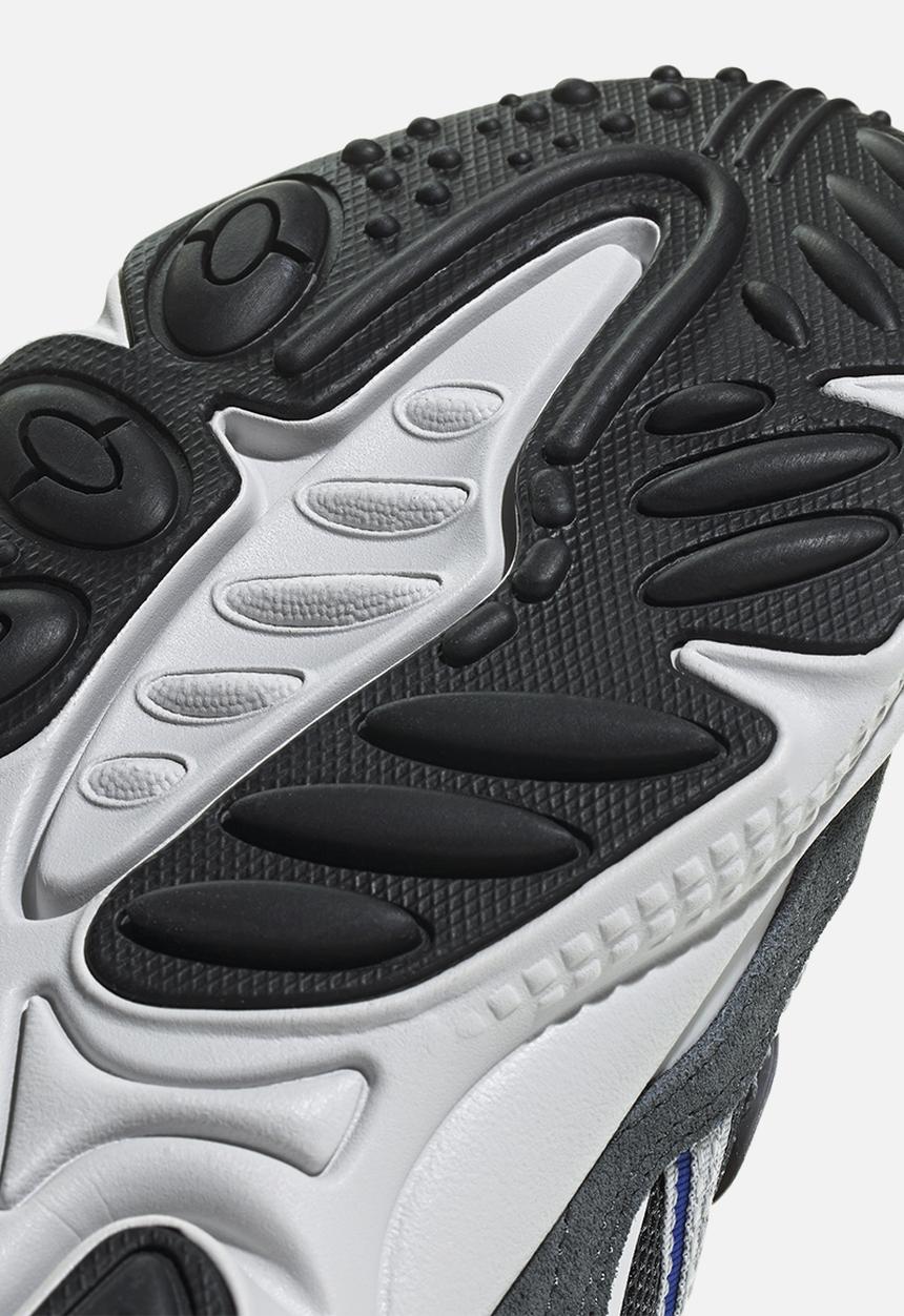 adidas Originals - Ozweego - carbon/grey two/silver met.