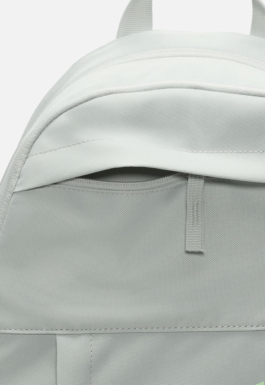 Nike - Backpack (21l) - light silver/lvapor green