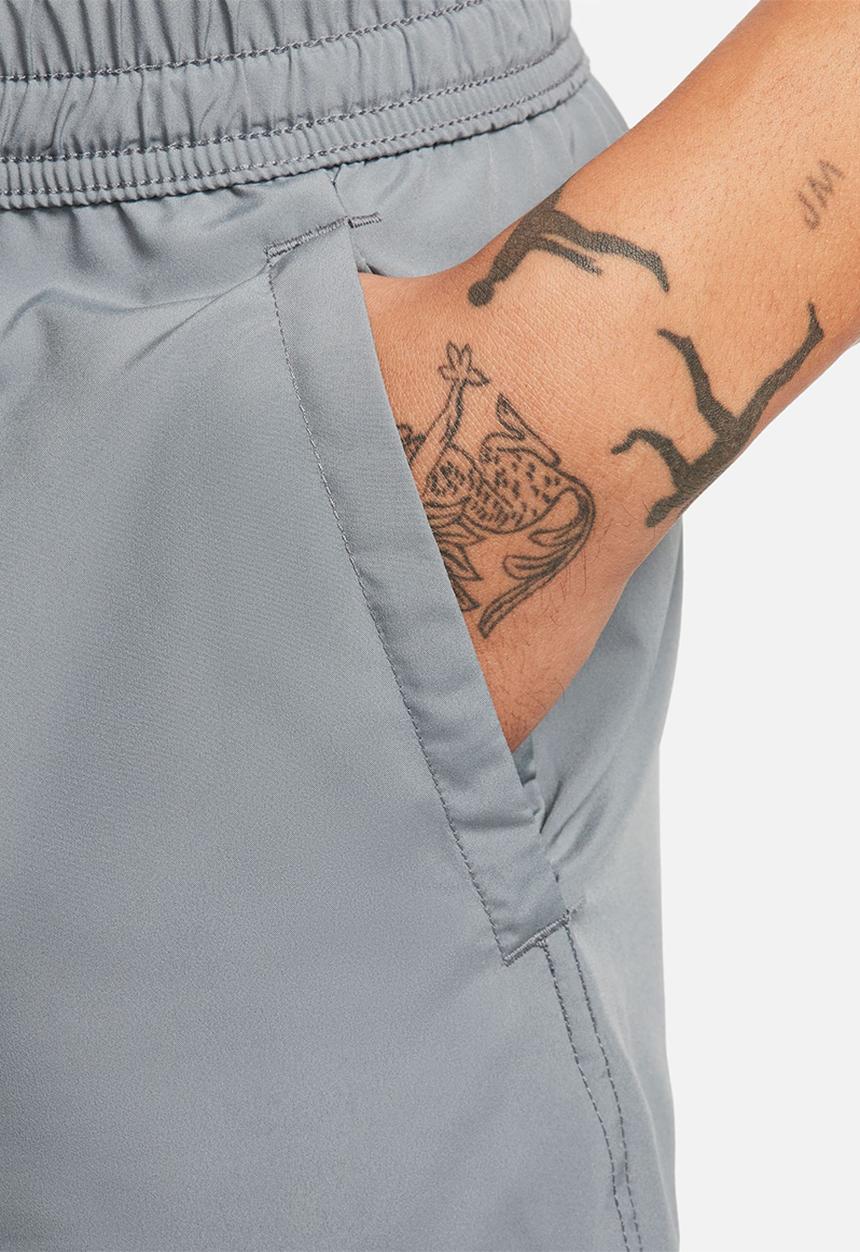 Nike - Form Dri-FIT 9" Unlined versatile shorts- smoke grey/black 