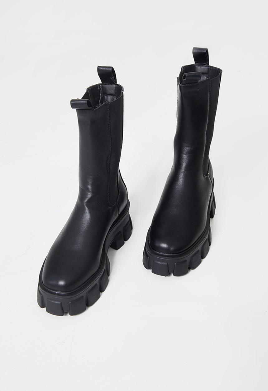 PrettyLittleThing - Black extreme chunky sole calf high chelsea boots - black