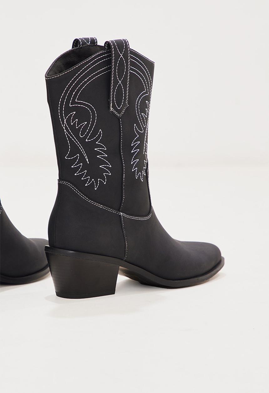PrettyLittleThing - Black pointed stitch detailing calf western boots - black