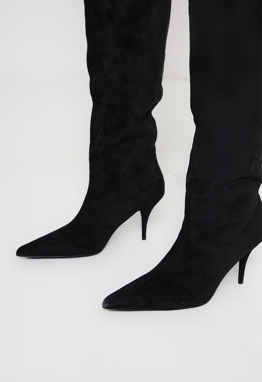 PrettyLittleThing - Black faux suede point toe low heeled knee high boots - black