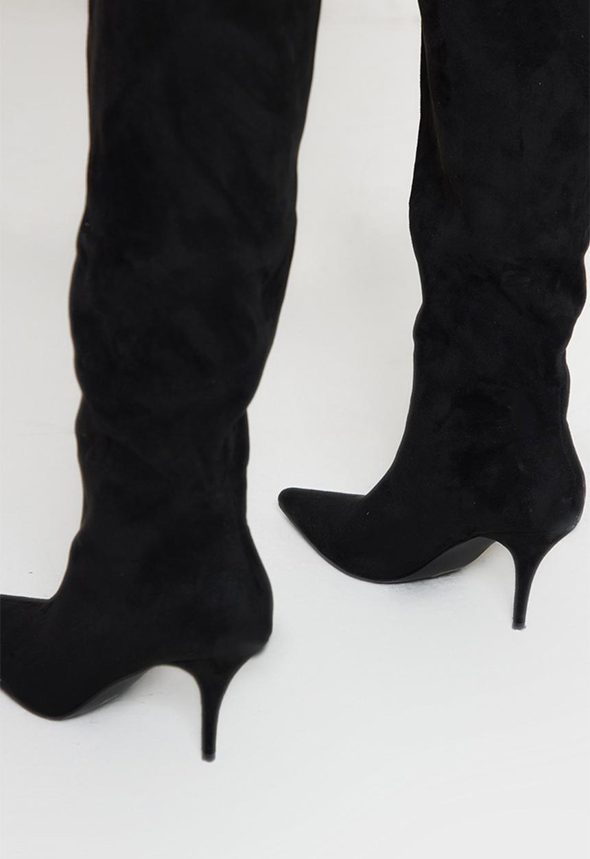 PrettyLittleThing - Black faux suede point toe low heeled knee high boots - black