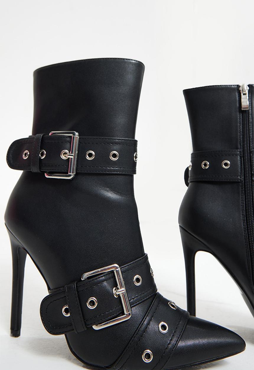 PrettyLittleThing - Black faux leather point toe buckle detail heeled ankle boot - black