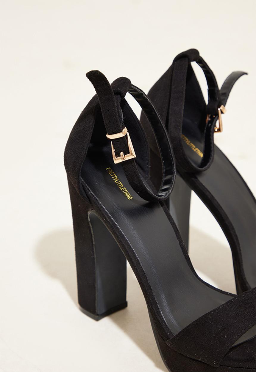 PrettyLittleThing - Taya black faux suede platform sandals - black