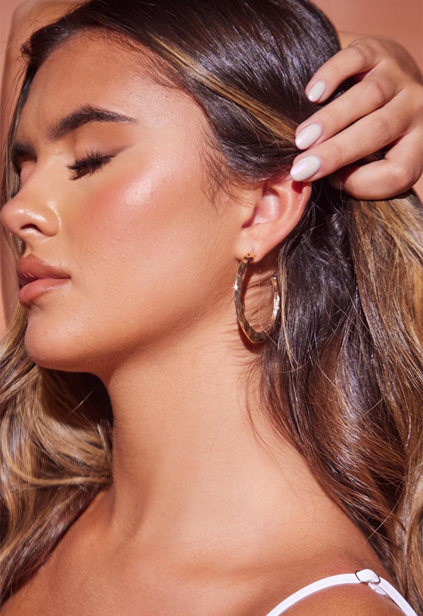 PrettyLittleThing - Molten textured hoop earrings - gold
