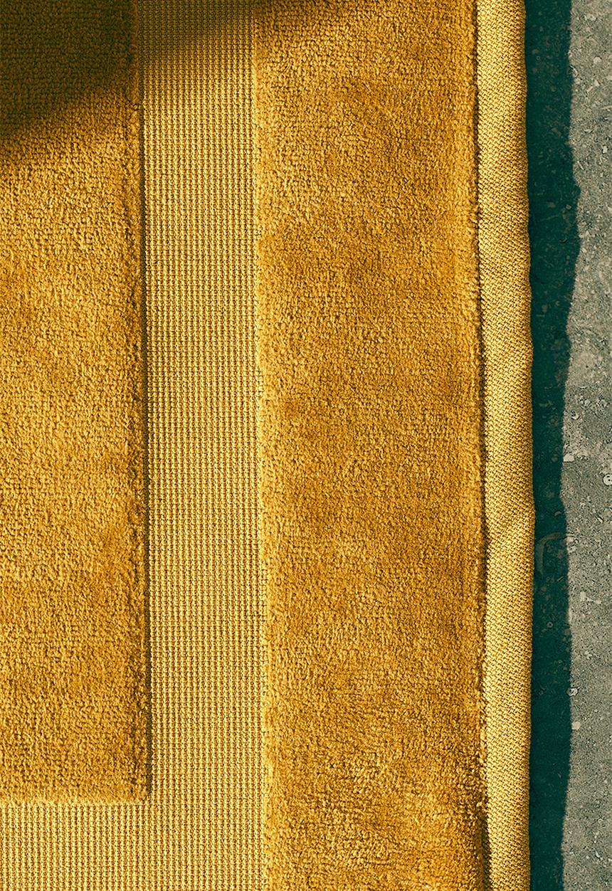H&M - Velour bath mat - yellow