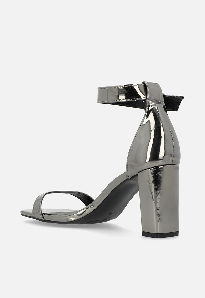 Cotton On - Matilda ankle strap block heel - chrome metallic 