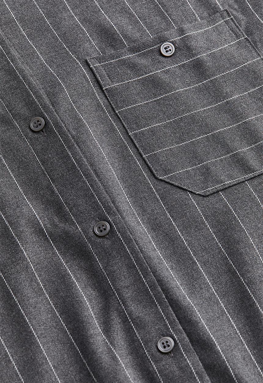 H&M - Oversized flannel shirt - dark grey/pinstriped