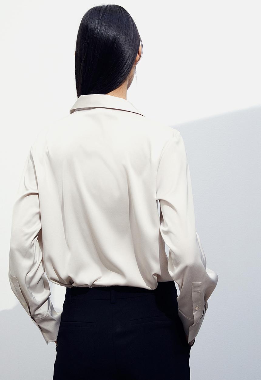 H&M - V-neck blouse - light beige 