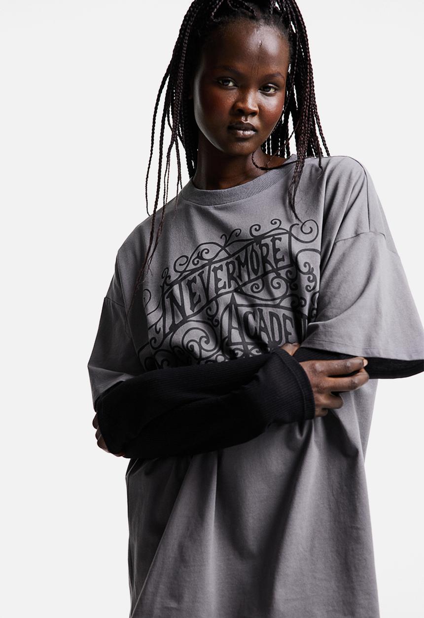 H&M - Oversized printed t-shirt - dark grey/wednesday