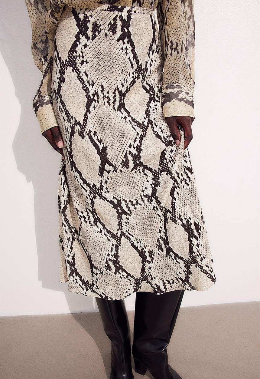 H&M - Patterned crêpe skirt - beige/snakeskin-patterned