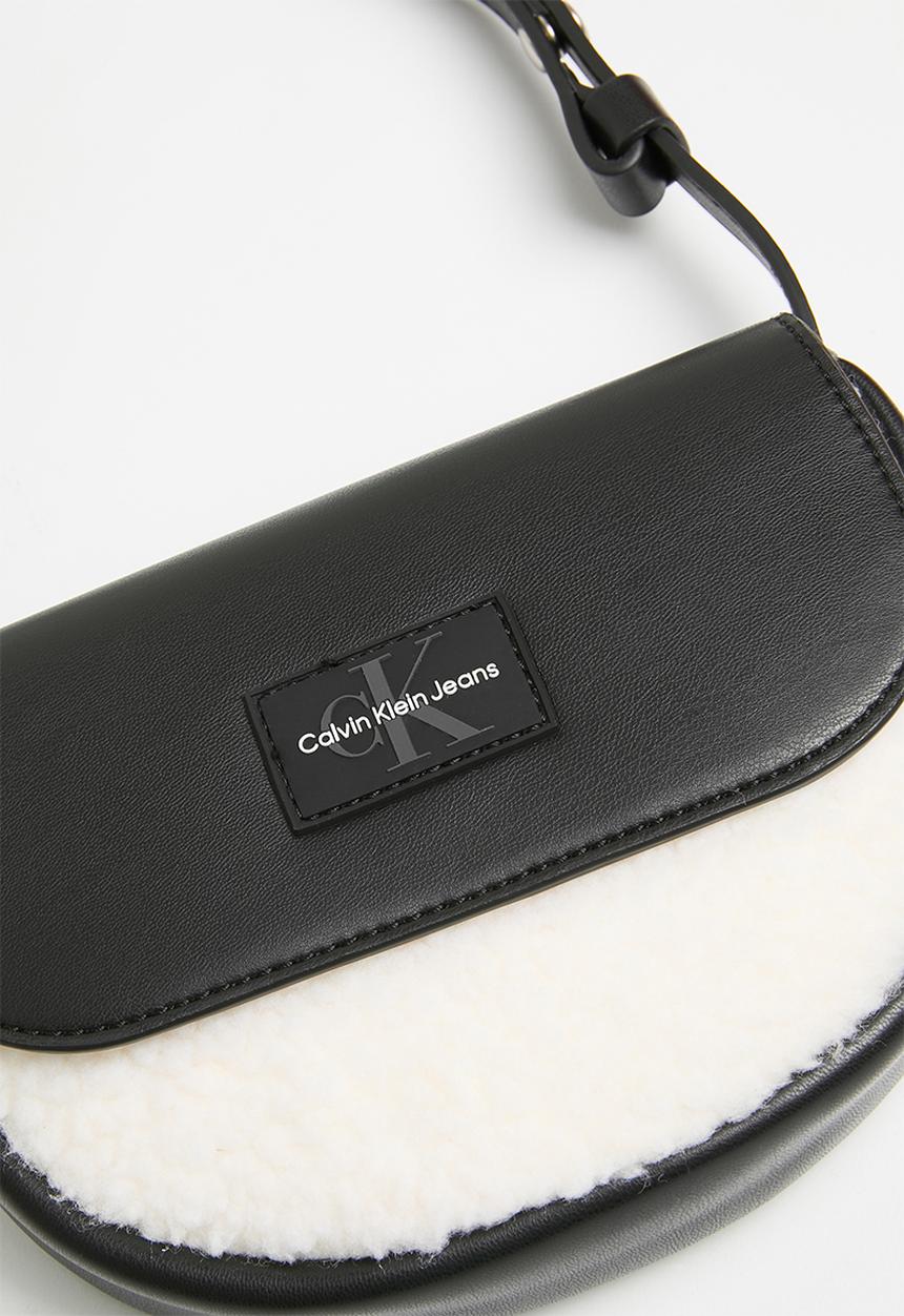 Calvin Klein - Sherpa saddle bag - black