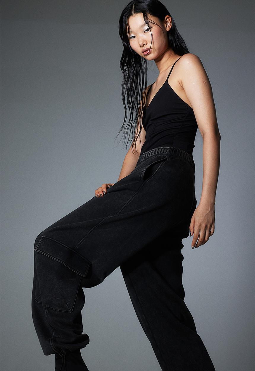 H&M - Cargo sweatpants - black/washed out