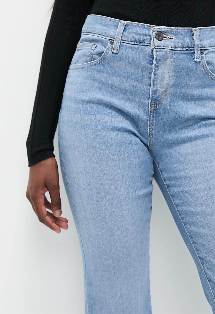 Levi’s® - Curvy flare - tribeca sun