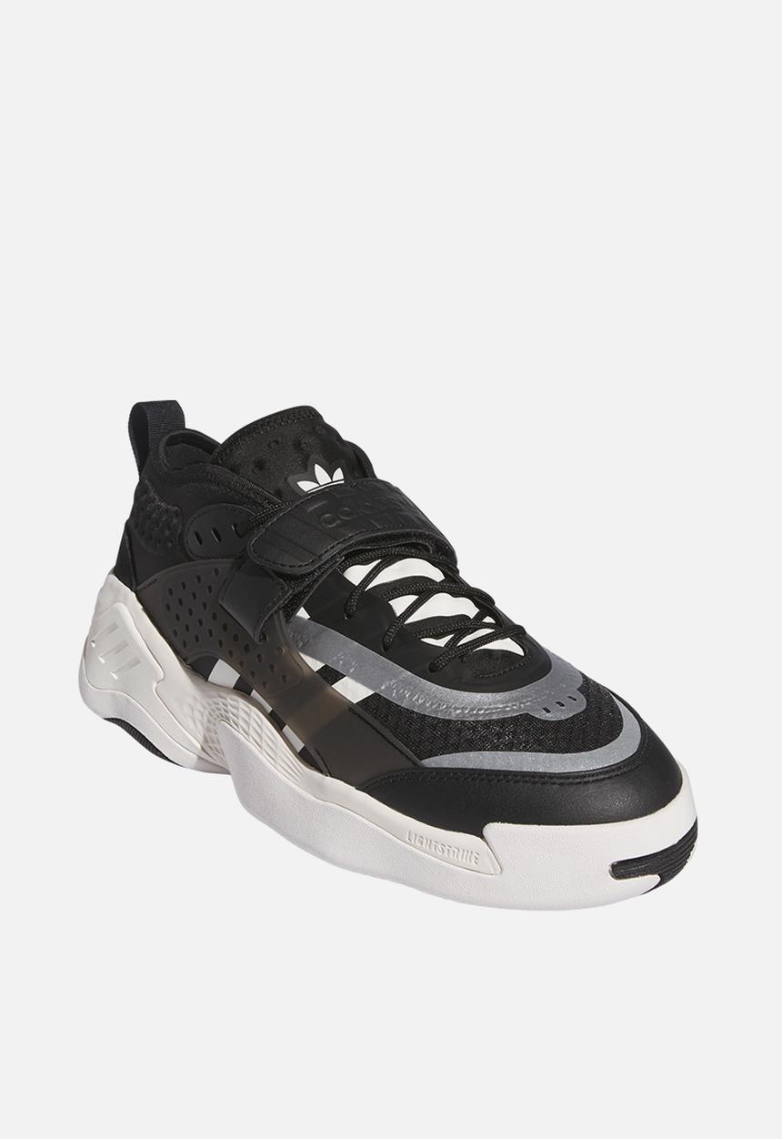 STREETBALL III - core black/chalk white/silver met.