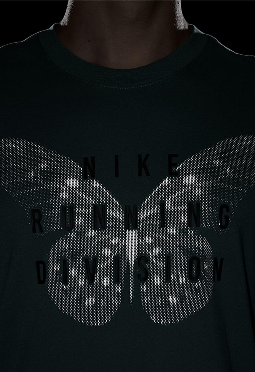 Nike - Dri-FIT Division Logo  Running T-Shirt - Bicoastal