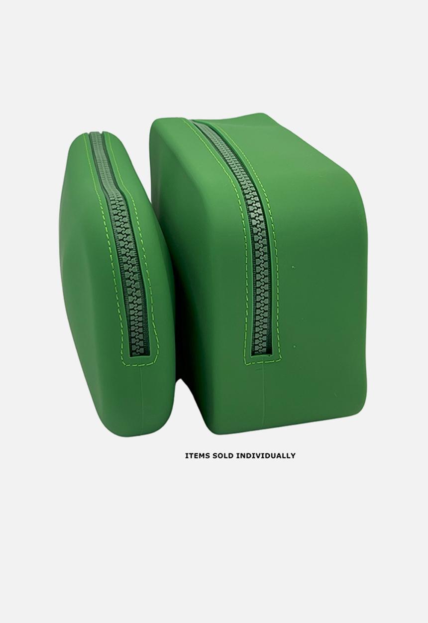 THE NIFTI PRODUCTS COMPANY - Washable silicone toiletry bag large - green