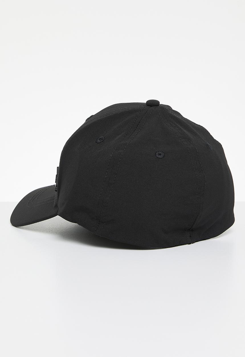 POLO - 6 PANEL METAL PONY FITTED PEAK-BLACK