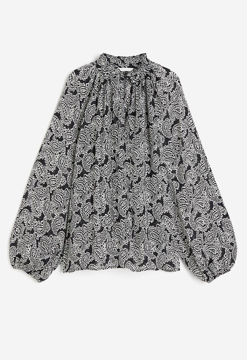 H&M - Frill-trimmed crêpe blouse - black & paisley-patterned