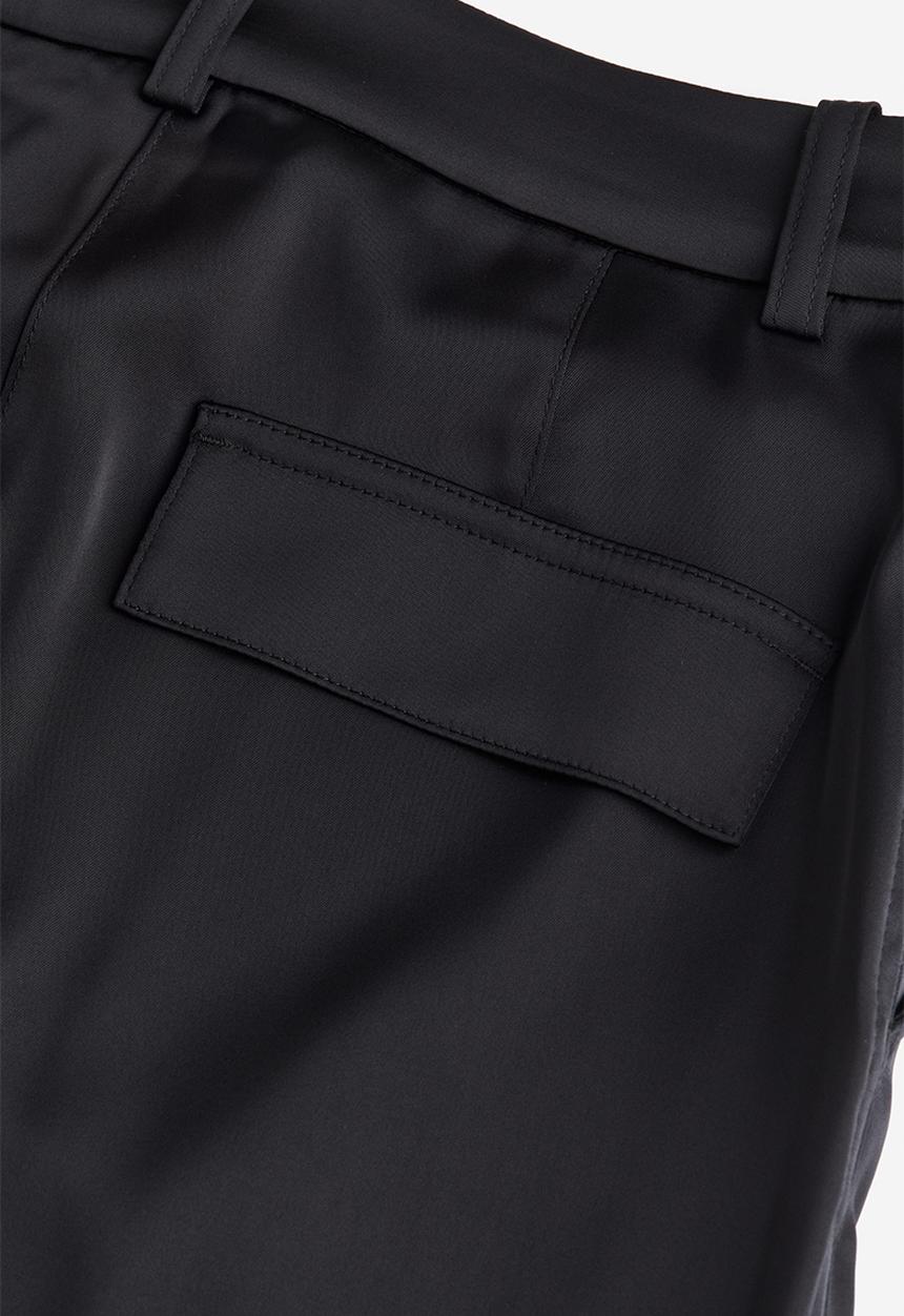 H&M - Satin cargo trousers - black