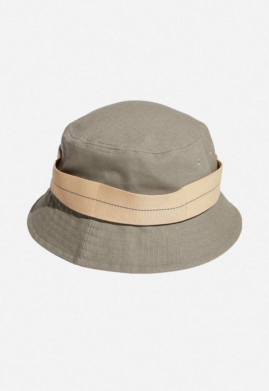 adidas Performance - Must Haves Seasonal Bucket Hat - Silpeb