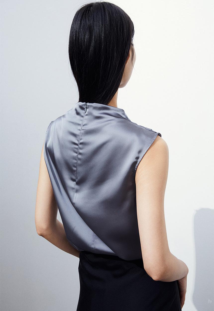 H&M - Draped satin blouse - grey