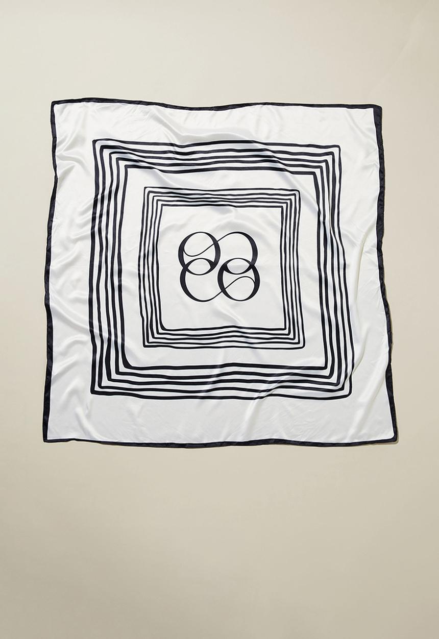Rubi - Daisy square scarf- cream & black signature