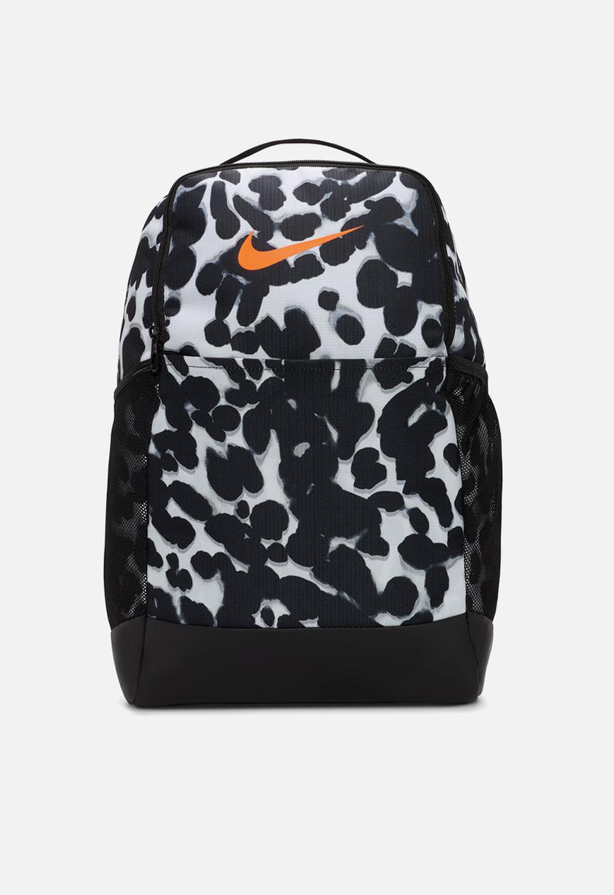 Nike - Backpack (Medium, 24L) -LT SMOKE GREY/BLACK/TOTAL ORANGE