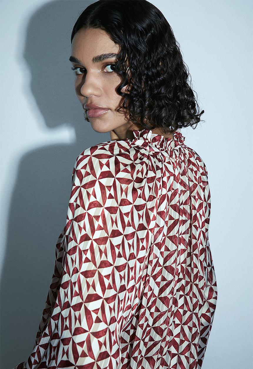 H&M - Frill-trimmed crêpe blouse - dark red patterned