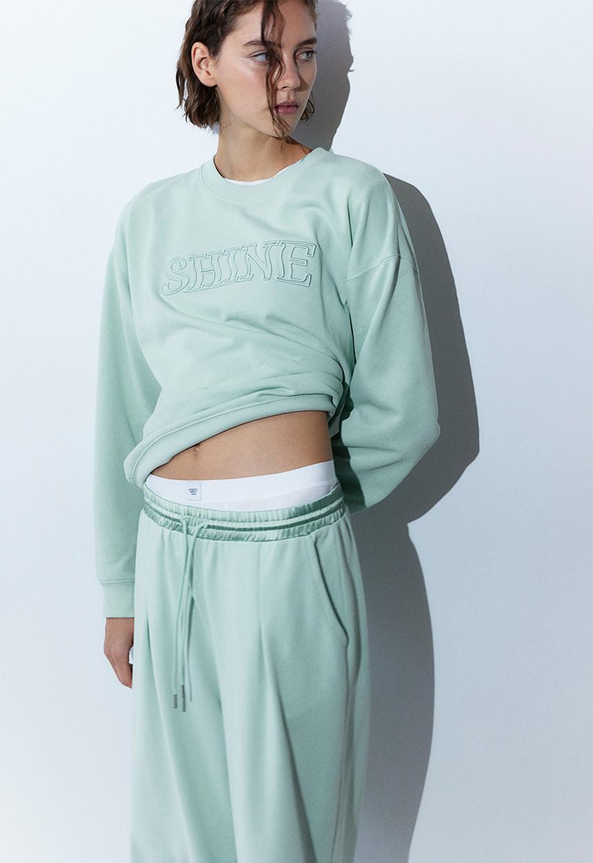 H&M - Embroidered sweatshirt - mint green shine