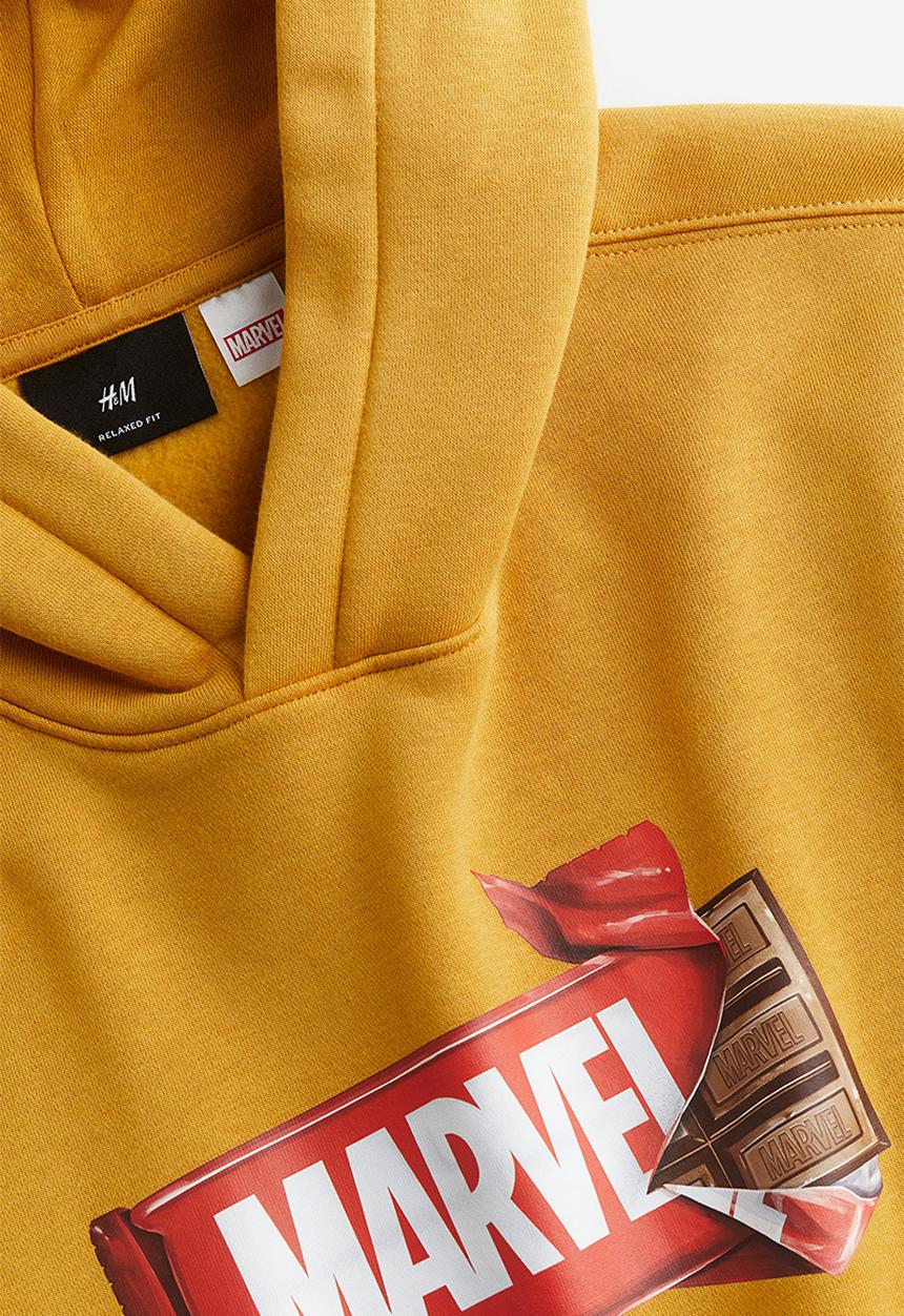 H&M - Loose fit hoodie - mustard yellow/marvel comics