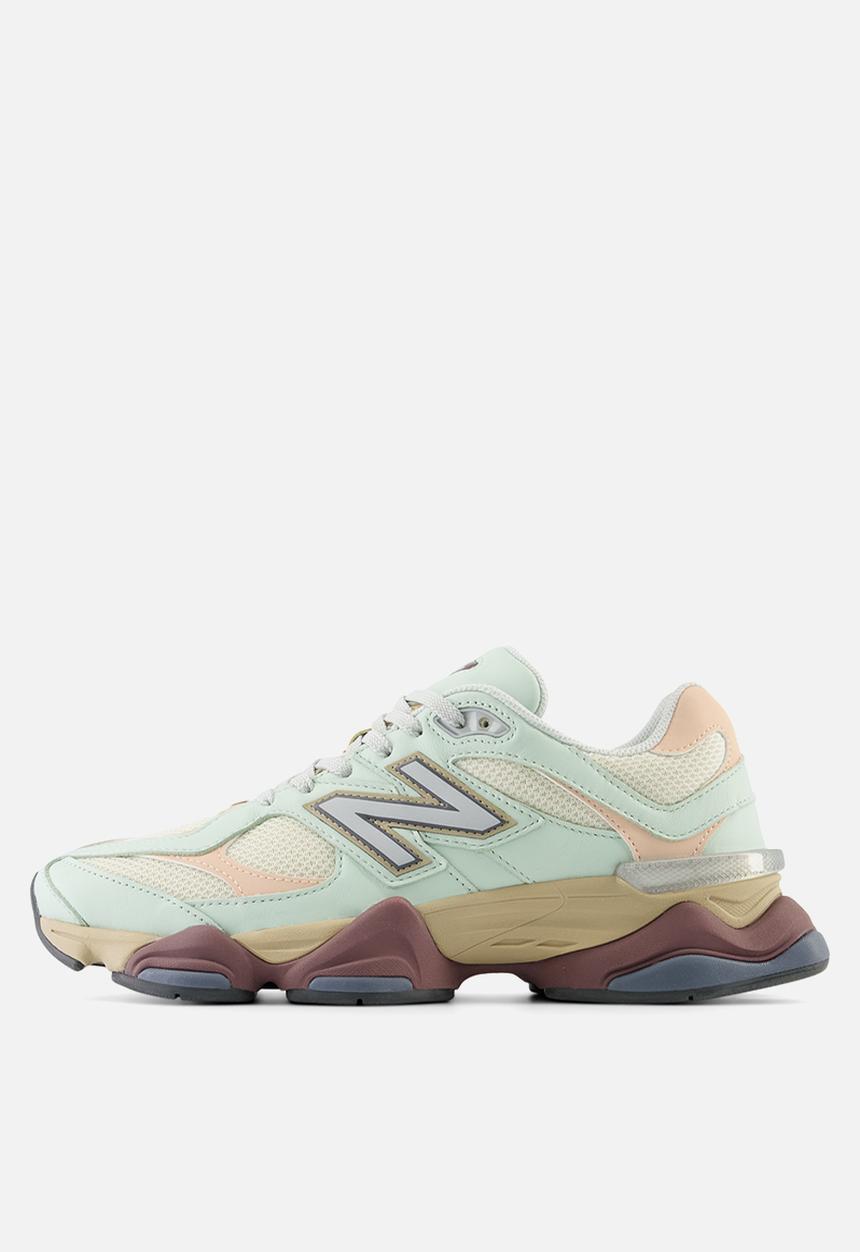 New Balance  - 9060