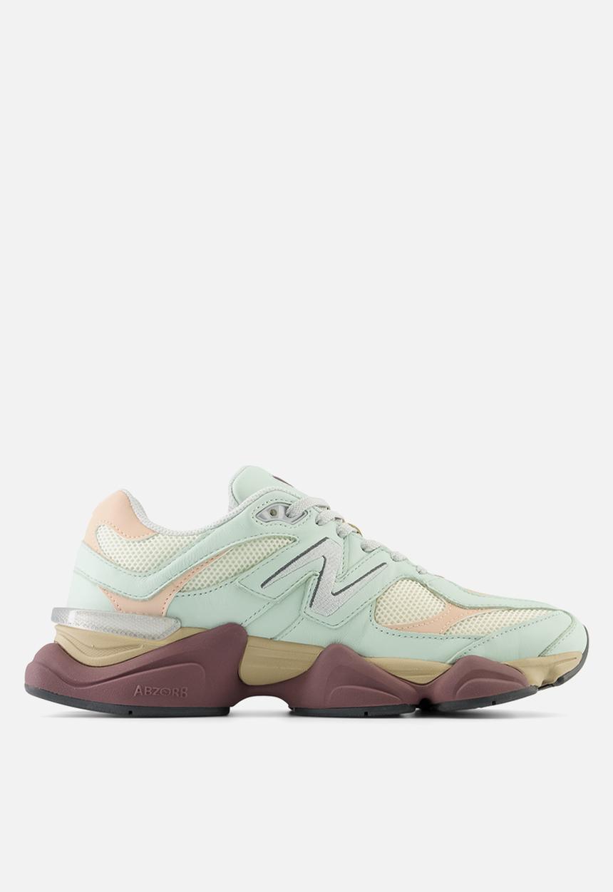 New Balance  - 9060