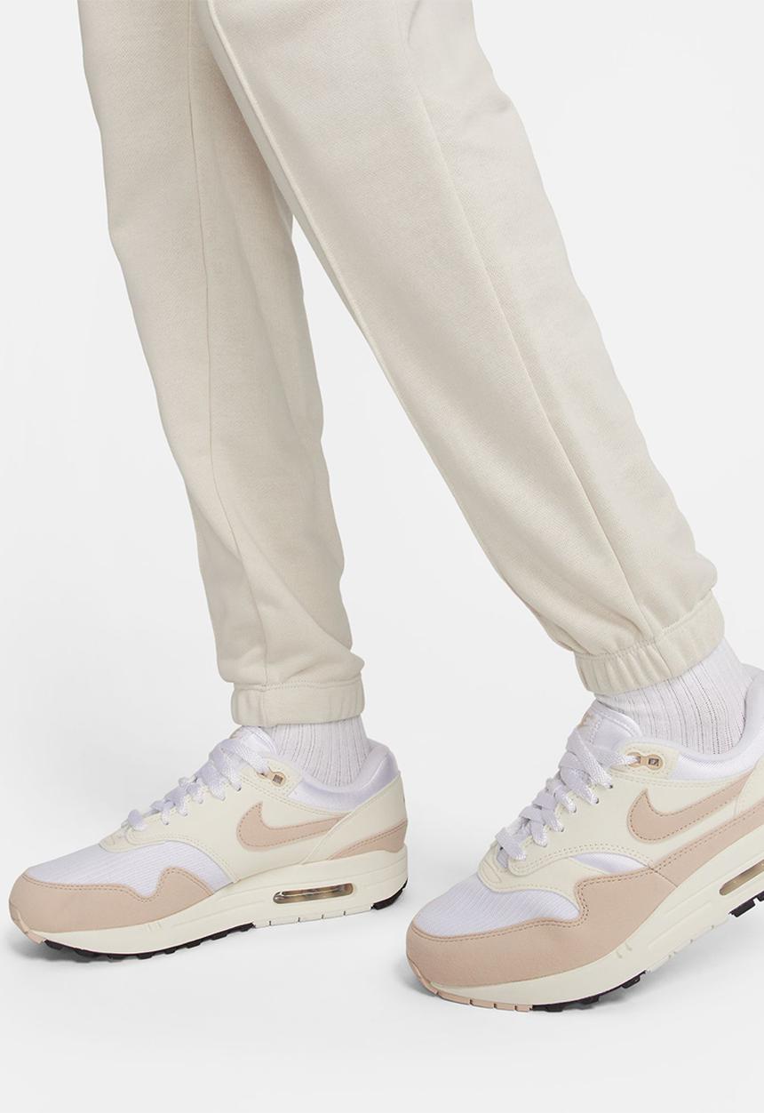 Nike - W Nsw Nk Chll Ft Hr Swtpnt - Lt Orewood Brn/Sail