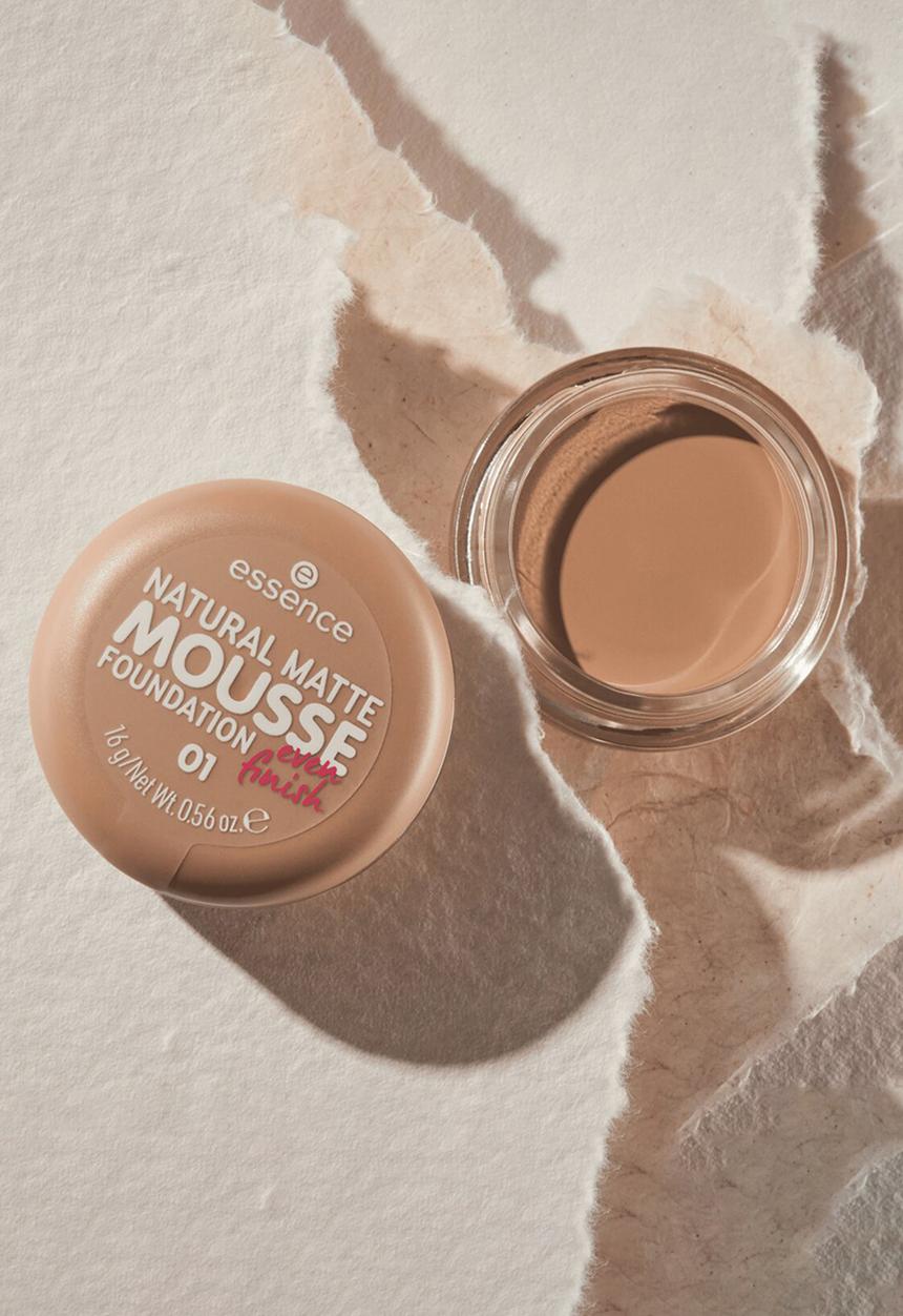 essence - Natural Matte Mousse Foundation  01