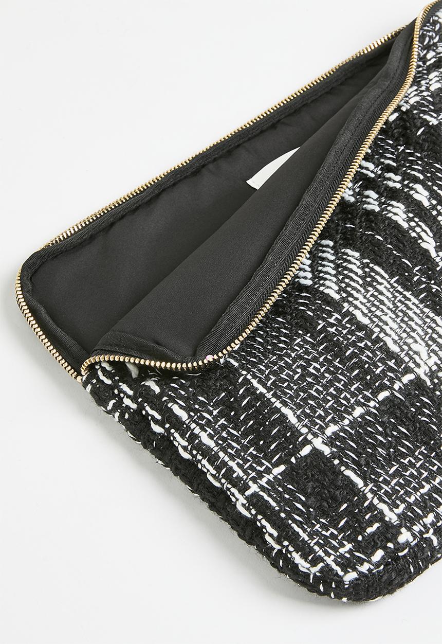 H&M - Textured-weave laptop case - black & white 