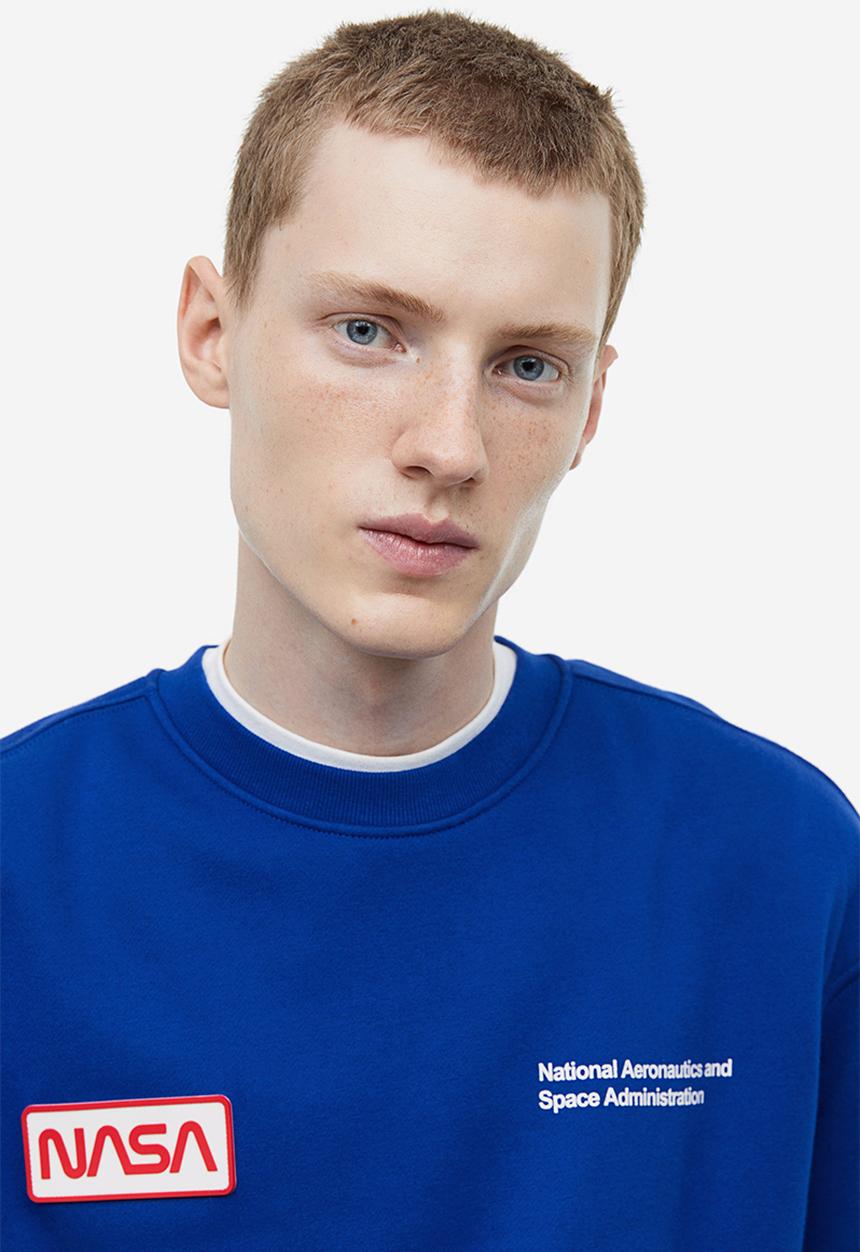H&M - Relaxed fit sweatshirt - bright blue/nasa