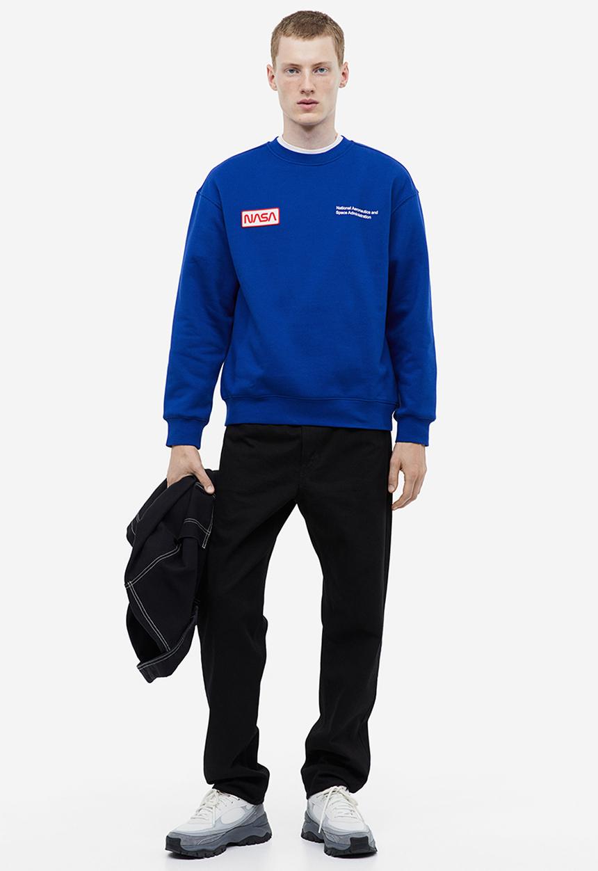 H&M - Relaxed fit sweatshirt - bright blue/nasa