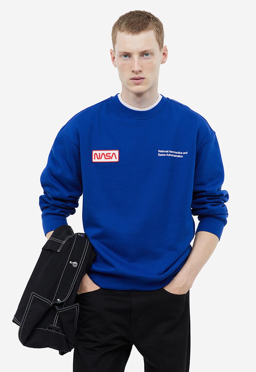H&M - Relaxed fit sweatshirt - bright blue/nasa