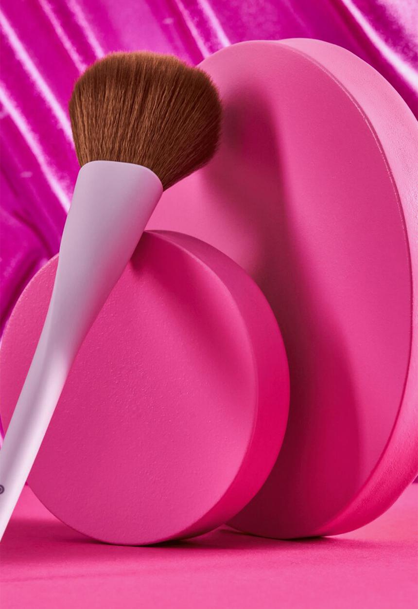 essence - Powder Brush 01