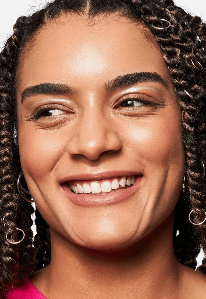 essence - Skin Tint 60
