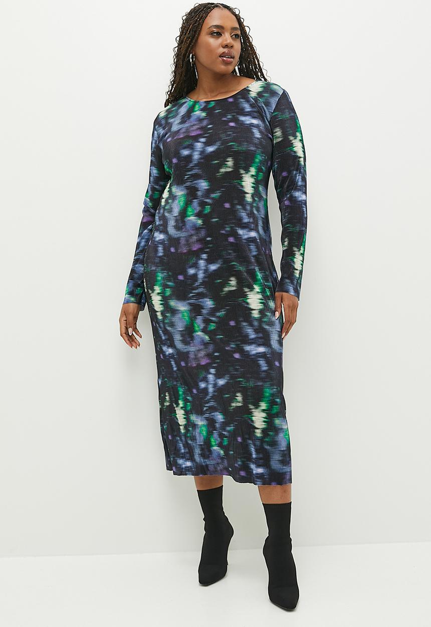 Superbalist - Plisse long sleeve column dress - moody soft focus