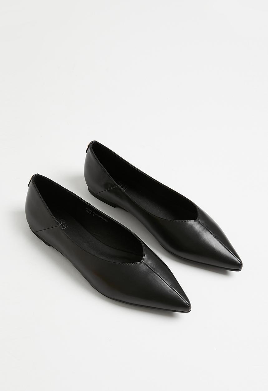 POLO - Pointy seam flat pump - black