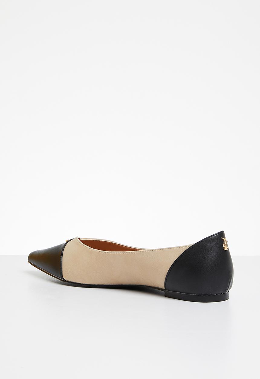 POLO - Pointy toe cap flat pump - stone & black