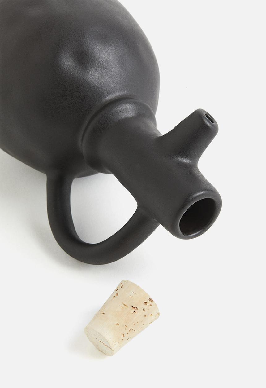 H&M - Stoneware oil bottle - black