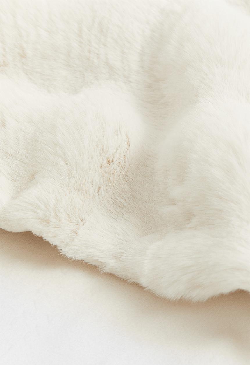 H&M - Structured fluffy blanket - white